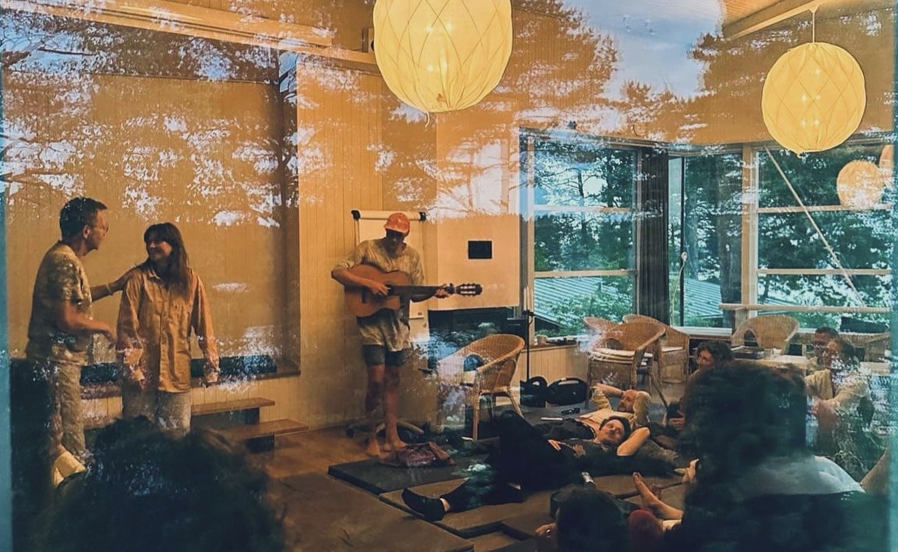 Music and rest in the common room