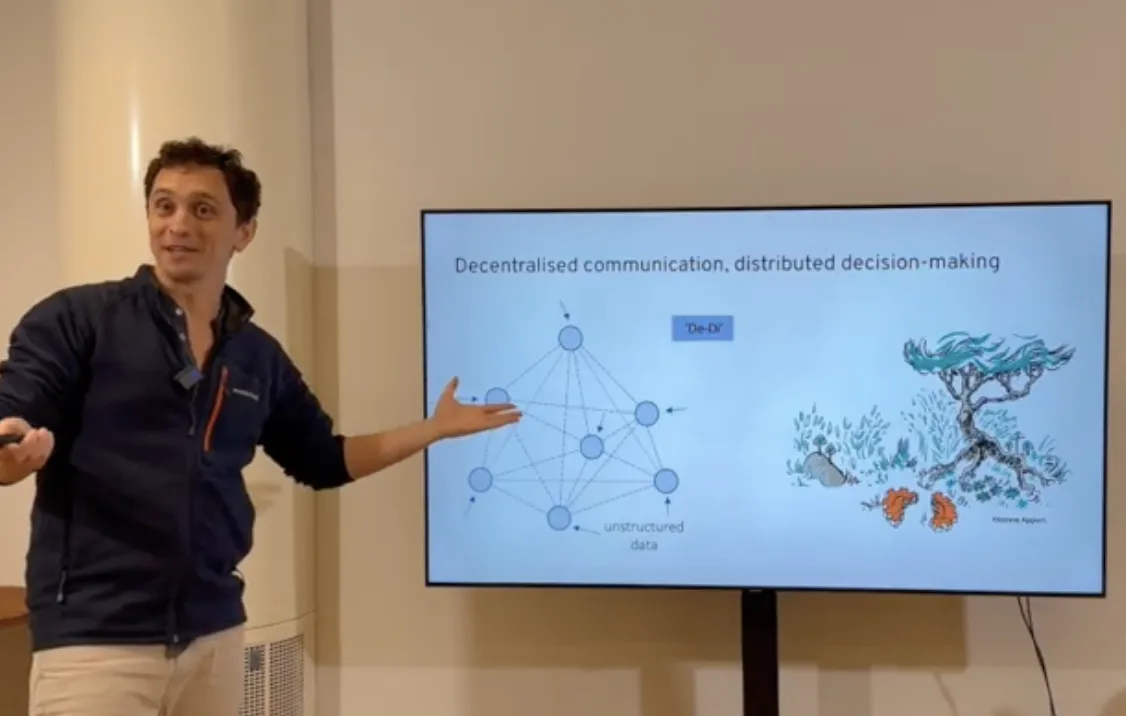 A session at Emerge Lakefront – decentralised communication, distributed decision-making